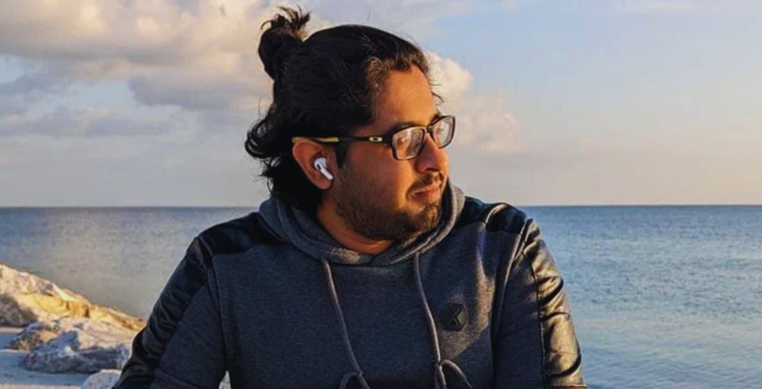 Digital nomad lifestyle with balanced remote work